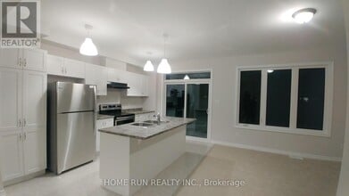 522 Cope Dr in Ottawa, ON - Building Photo - Building Photo