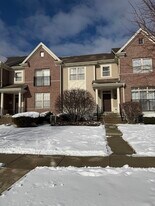 2573 Waterbury Ln in Buffalo Grove, IL - Building Photo
