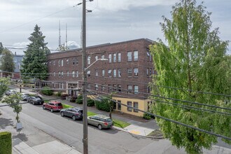 Glen Ellen Apartments in Seattle, WA - Foto de edificio - Building Photo