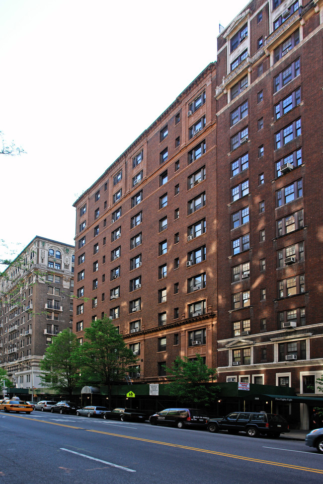 590 West End Ave in New York, NY - Building Photo - Building Photo