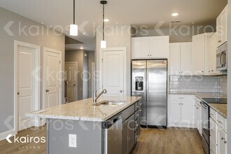 3708 Oak Leaf Wy in Greenville, NC - Building Photo - Building Photo