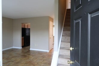 222 Garnet Dr in Nicholasville, KY - Building Photo - Building Photo