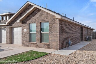 1626 133rd St, Unit B in Lubbock, TX - Building Photo - Building Photo
