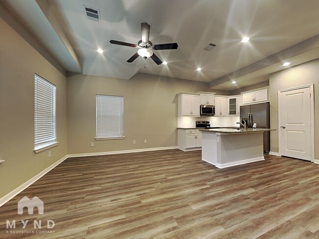 16538 Eastchase St in Montgomery, TX - Building Photo - Building Photo