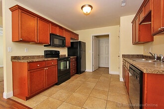 135-137 Founders Ct in Cape Girardeau, MO - Building Photo - Building Photo