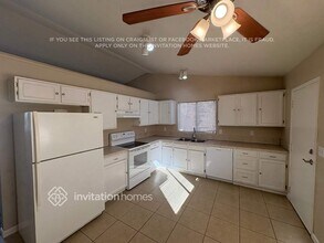 6801 W Shangri La Rd in Peoria, AZ - Foto de edificio - Building Photo