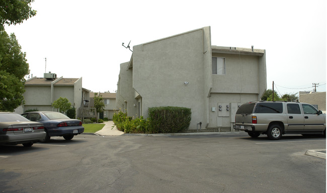 Sunset Chase in Bakersfield, CA - Building Photo - Building Photo