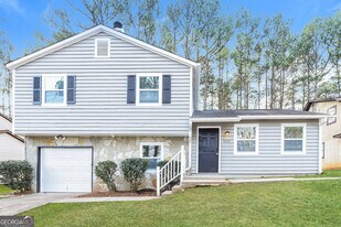 5437 Mallard Trail in Lithonia, GA - Building Photo