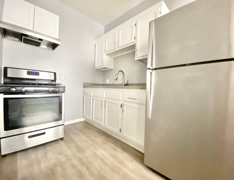 854 S Oxford Ave in Los Angeles, CA - Building Photo