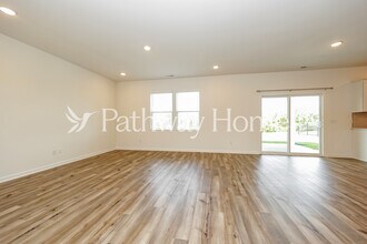 3918 Natchez Trace Pkwy in Columbia, TN - Building Photo - Building Photo