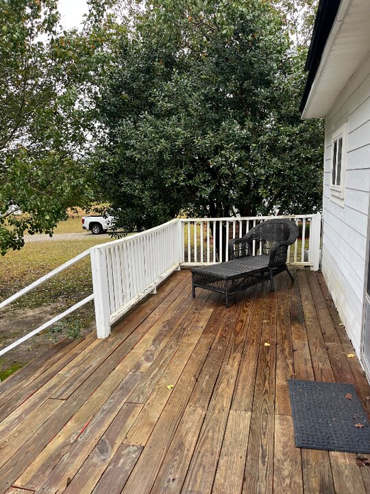 8509 Edwards Rd in Castalia, NC - Foto de edificio