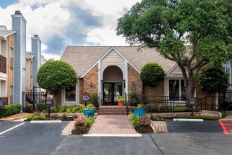 The Gallery at Katy in Katy, TX - Foto de edificio - Building Photo