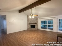 6634 Country Field Dr in San Antonio, TX - Foto de edificio - Building Photo