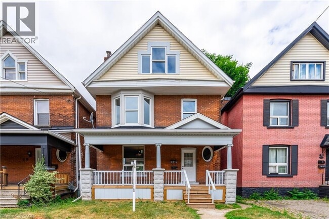 16 Sherman Ave S in Hamilton, ON - Building Photo - Building Photo