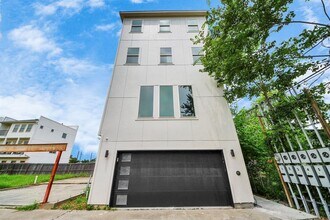 3913 Griggs Rd in Houston, TX - Building Photo - Building Photo