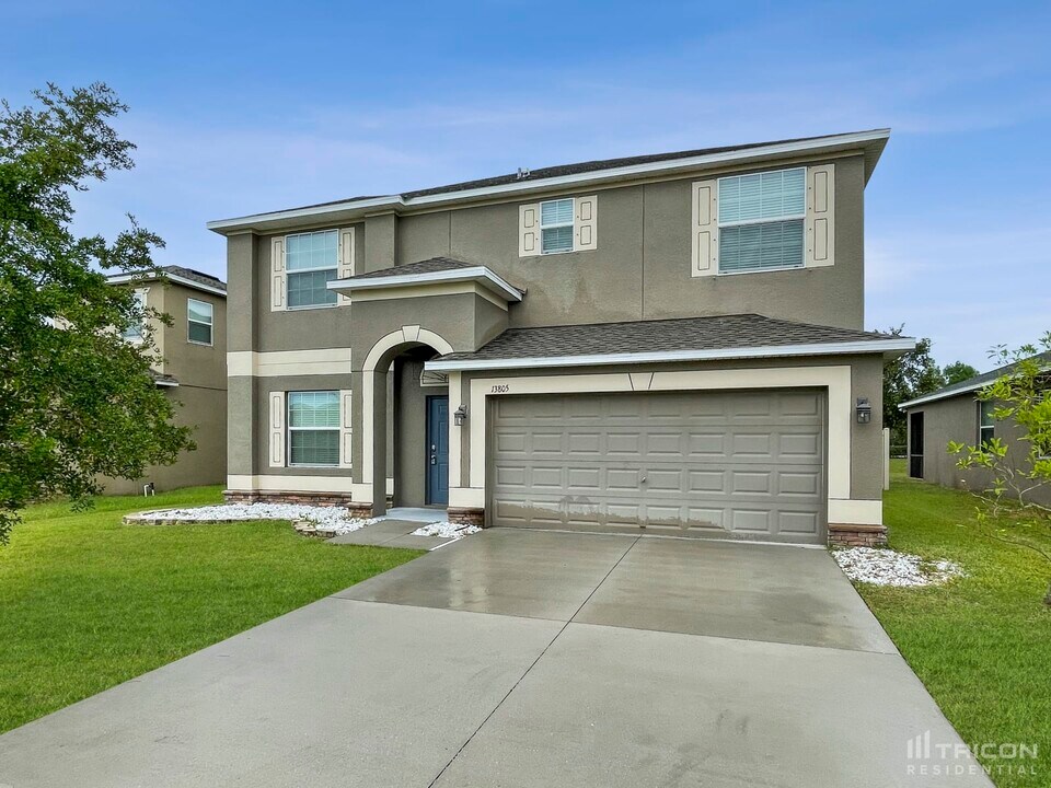 13805 Newport Shores Dr in Hudson, FL - Building Photo