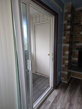 4411 76th Ave W, Unit 2 in University Place, WA - Foto de edificio - Building Photo