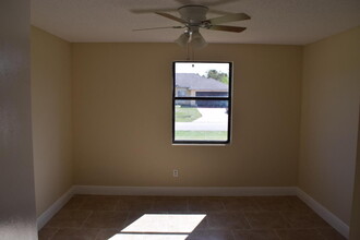 779 SW Andrew Rd in Port St. Lucie, FL - Building Photo - Building Photo