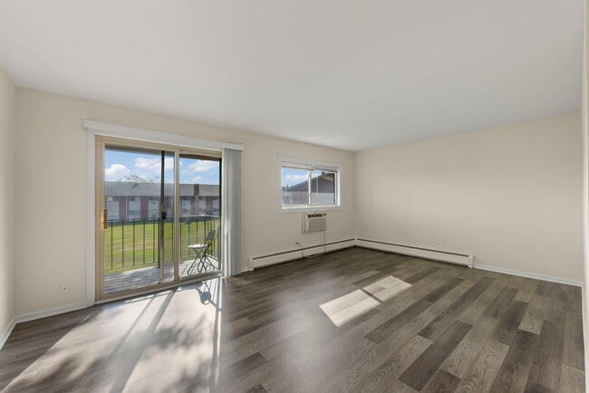 1577 Jill Ct in Glendale Heights, IL - Building Photo - Building Photo