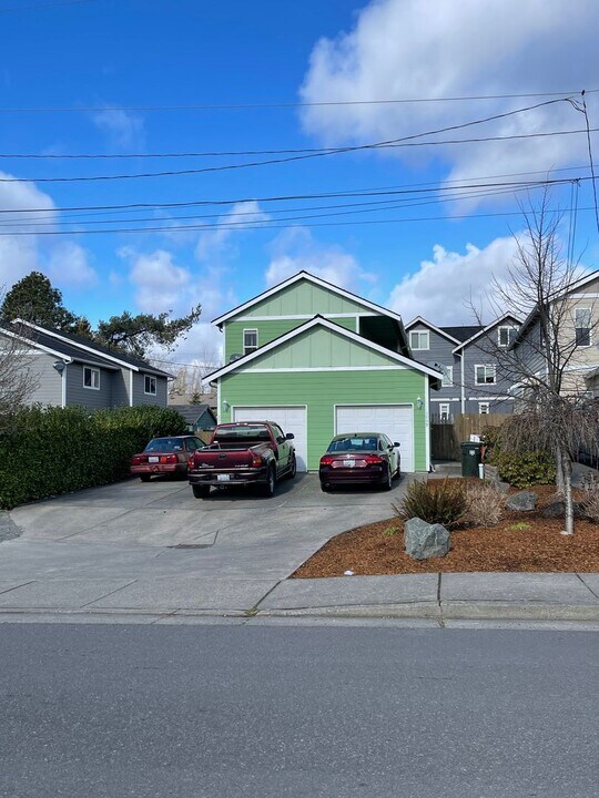 2009-2009 Texas St in Bellingham, WA - Building Photo