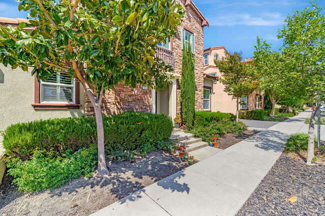 3343 Vittoria Loop in Dublin, CA - Foto de edificio - Building Photo