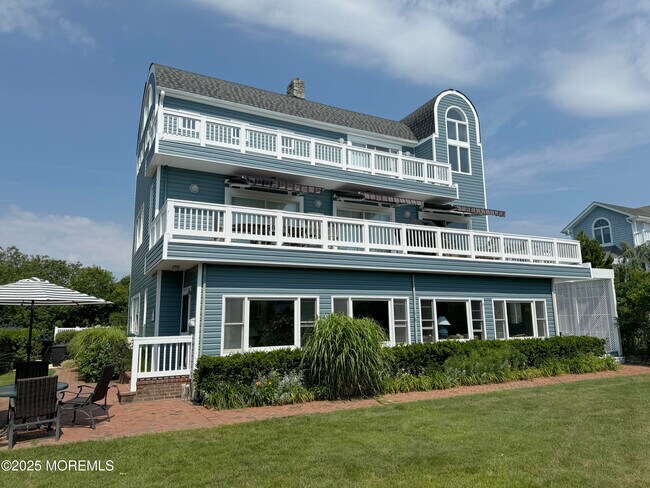property at 5 Beacon Blvd