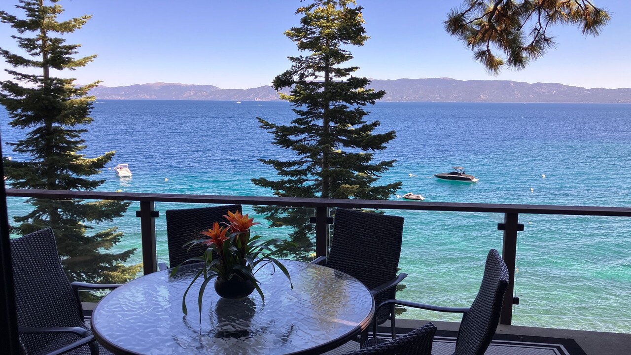 2147 Cascade Rd in South Lake Tahoe, CA - Building Photo