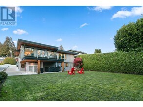 2242 Jefferson Ave in West Vancouver, BC - Building Photo - Building Photo