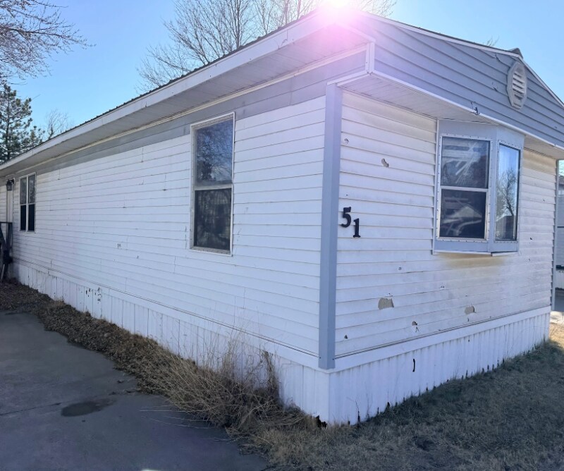 5501 9th St in Great Bend, KS - Building Photo