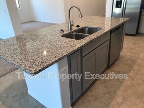 10918 W Yates Ln in Marana, AZ - Building Photo - Building Photo