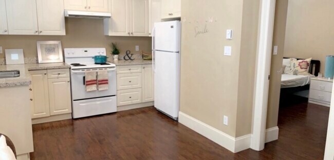 8480 Francis Rd in Richmond, BC - Building Photo - Building Photo