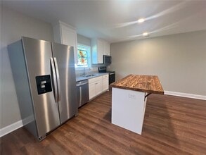 5968 Moon Drive in Lula, GA - Building Photo - Building Photo