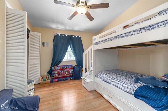 3321 Golden Gate Blvd E in Naples, FL - Building Photo - Building Photo
