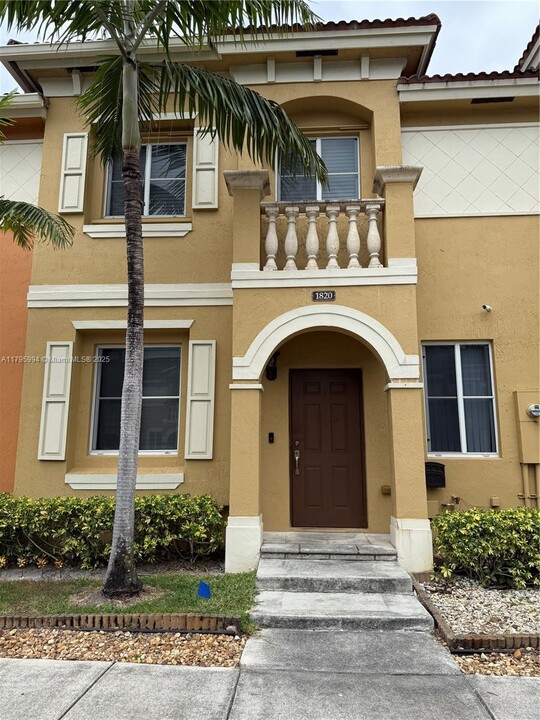 1820 SW 89th Terrace in Miramar, FL - Building Photo