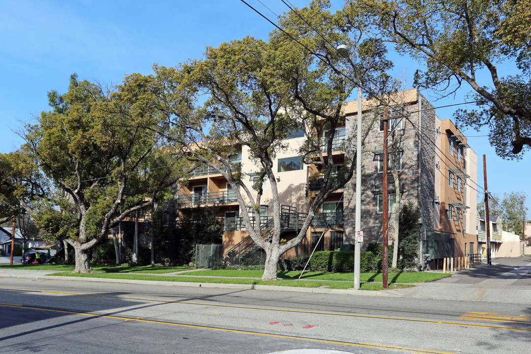 Lacy and Raitt Apartments in Santa Ana, CA - Building Photo