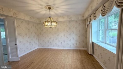 4325 Majestic Ln in Fairfax, VA - Building Photo - Building Photo
