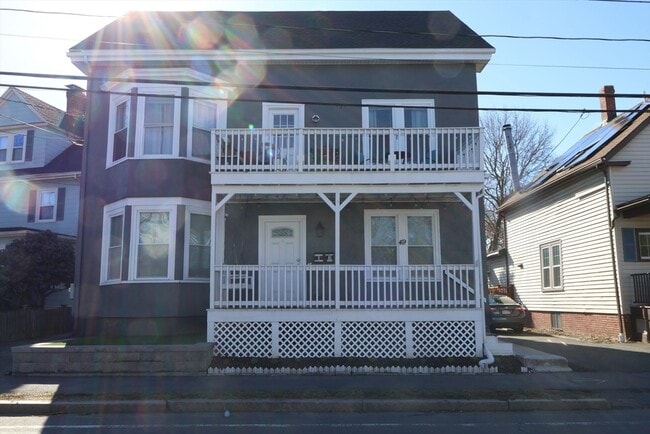 49 Paradise Rd, Unit #1 in Swampscott, MA - Foto de edificio - Building Photo