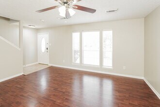 32034 Ashton Ln in Pinehurst, TX - Building Photo - Building Photo