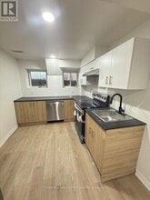 7063 Black Walnut Trail in Mississauga, ON - Building Photo - Building Photo