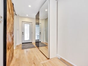 135 Hinchey Av in Ottawa, ON - Building Photo - Building Photo