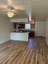 606 W 4th St in Taylor, TX - Building Photo - Building Photo