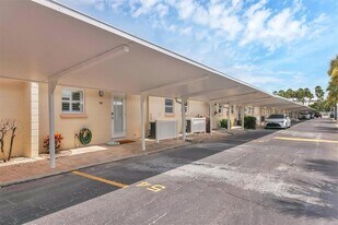 5830 Midnight Pass Rd in Sarasota, FL - Building Photo