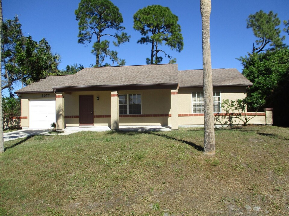 2677 Rock Creek Dr in Port Charlotte, FL - Building Photo