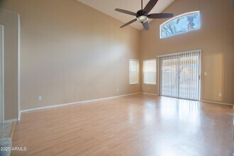 1356 E Helena Dr in Phoenix, AZ - Building Photo - Building Photo