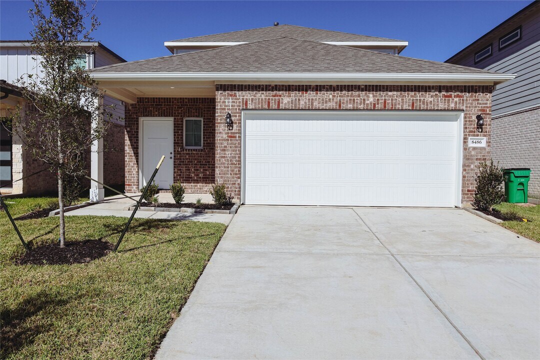 8486 Sweet Cherry Ln in Magnolia, TX - Building Photo