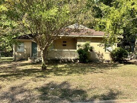 835 Fisher St in Sulphur Springs, TX - Building Photo