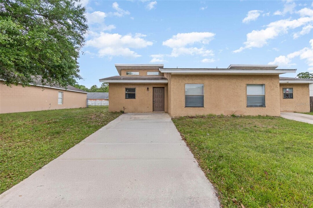 374 Cocoa Ct in Kissimmee, FL - Building Photo