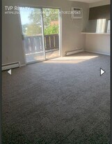 123 Fox Hill Ln in Elyria, OH - Building Photo