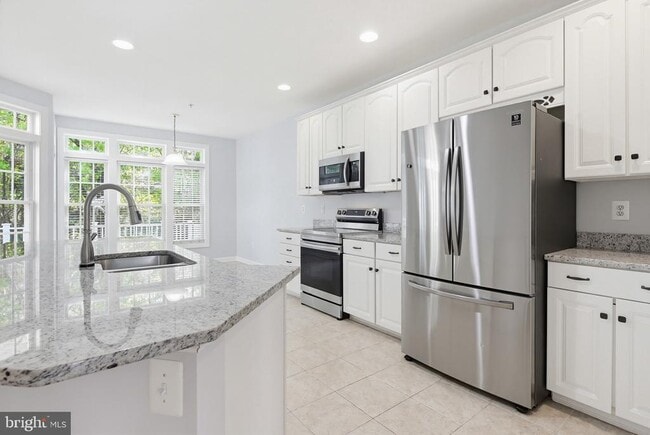 10635 Hillingdon Rd in Ellicott City, MD - Building Photo - Building Photo