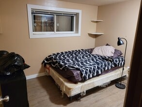 251 Doverview Cres SE in Calgary, AB - Building Photo - Building Photo